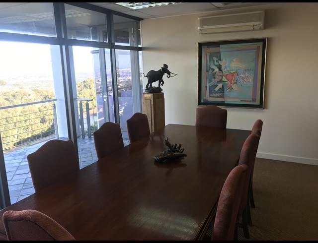 83M² OFFICE TO LET IN PLATTEKLOOF